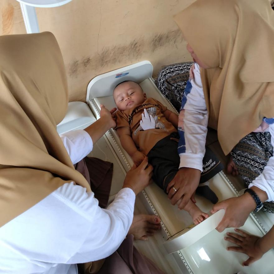 Pelayanan Posyandu di Polindes Desa Tanah Abang Dukung Tumbuh Kembang Anak